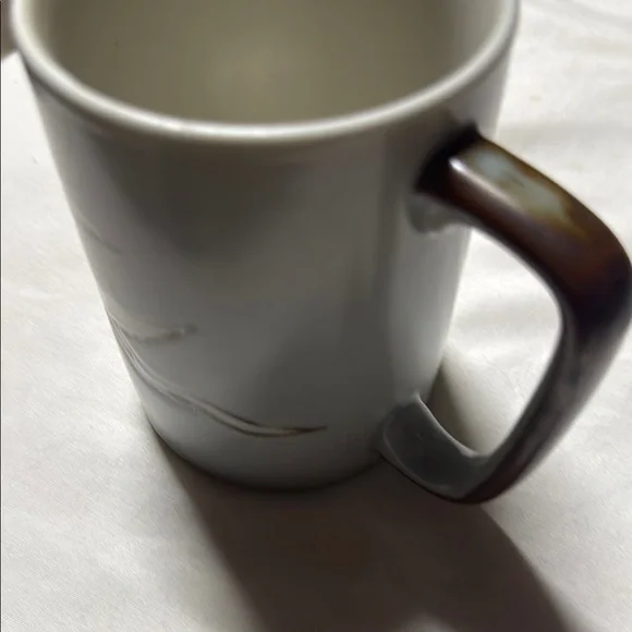 White Ceramic Mug with Bird Design - Picture 4 of 6